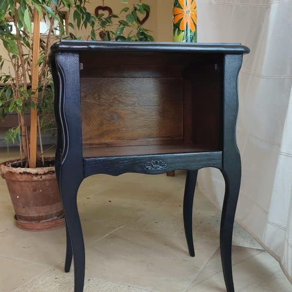 TABLES DE CHEVET & CONSOLES